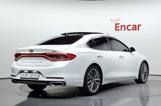 Hyundai Grandeur 2.2 Diesel Premium Special — пробег 194 362 км — фото 2 из 5
