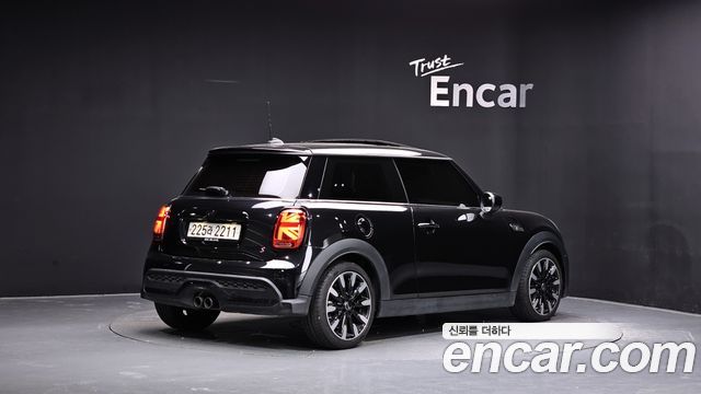Mini Cooper Classic Launch Pack Third Generation — пробег 10 851 км — фото 2 из 5