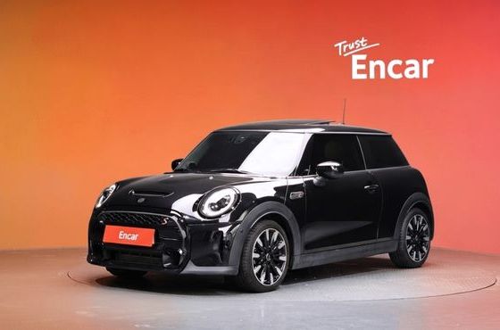 Mini Cooper Classic Launch Pack Third Generation — пробег 10 851 км — фото 1 из 5