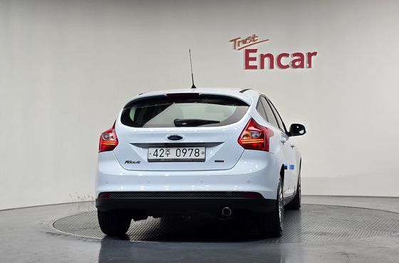 Ford Focus 2.0 Diesel Titanium Hatchback 3rd — пробег 129 621 км — фото 4 из 5