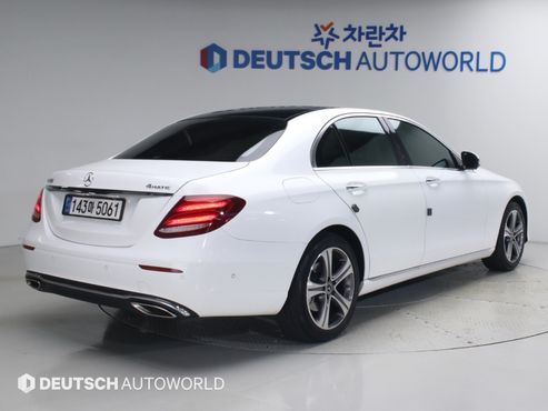 Mercedes-Benz E-Class E300 4MATIC Avnatgarde — пробег 80 295 км — фото 2 из 5