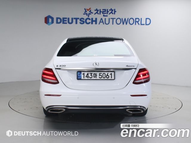 Mercedes-Benz E-Class E300 4MATIC Avnatgarde — пробег 80 295 км — фото 4 из 5