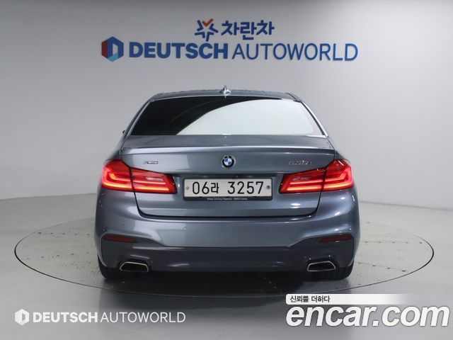 BMW 5-Series 530i xDrive M Sport Package Plus — пробег 122 265 км — фото 4 из 5