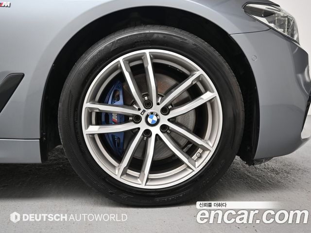 BMW 5-Series 530i xDrive M Sport Package Plus — пробег 122 265 км — фото 5 из 5