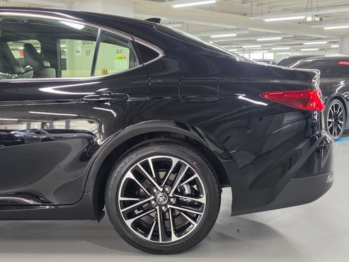 Toyota Camry 2.5 XLE Premium Hybrid — пробег 9 км — фото 5 из 5