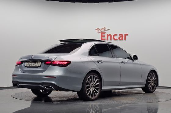 Mercedes-Benz E-Class E350 4MATIC AMG Line — пробег 73 641 км — фото 2 из 5