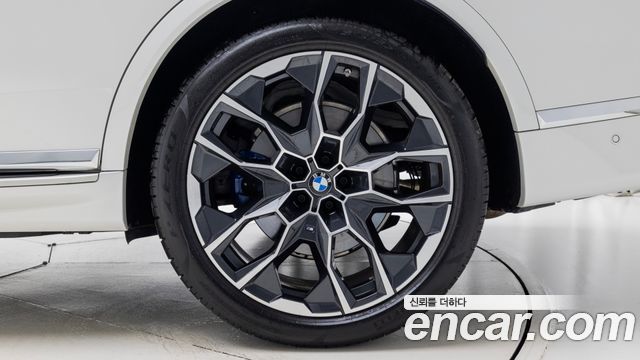 BMW X7 xDrive 40i M Sport 6STR — пробег 4 500 км — фото 5 из 5