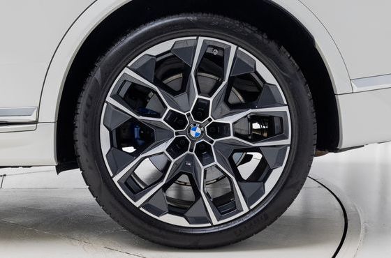 BMW X7 xDrive 40i M Sport 6STR — пробег 4 500 км — фото 5 из 5