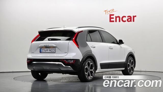 Kia Niro Signature — пробег 31 547 км — фото 2 из 5