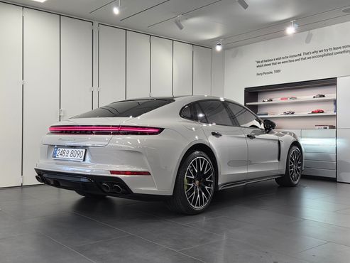 Porsche Panamera 2.9 AWD E-Hybrid — пробег 20 747 км — фото 2 из 5