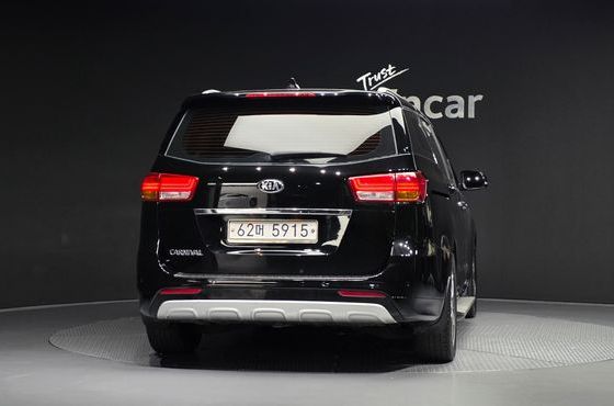 Kia Carnival 9-seater Noblesse — пробег 184 069 км — фото 4 из 5