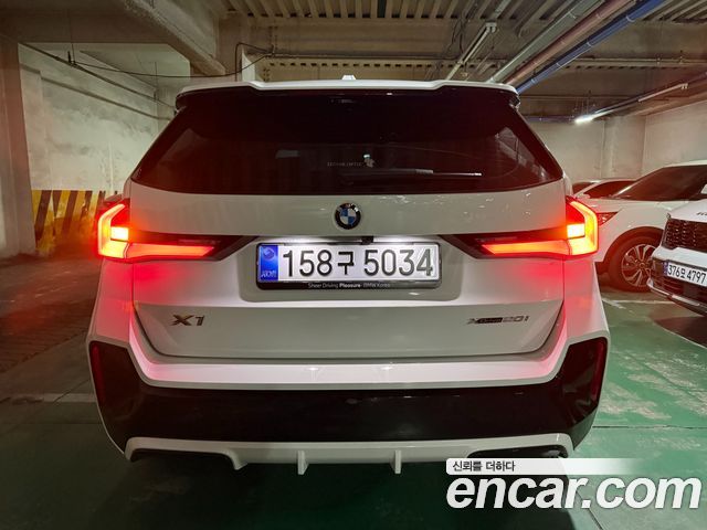 BMW X1 sDrive 20i M Sport — пробег 1 896 км — фото 5 из 5