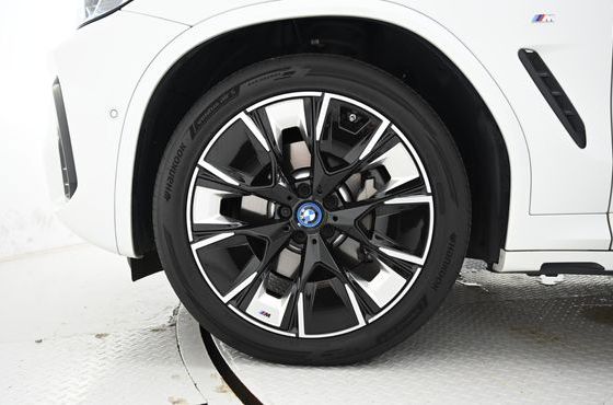 BMW iX3 M Sports — пробег 74 241 км — фото 5 из 5