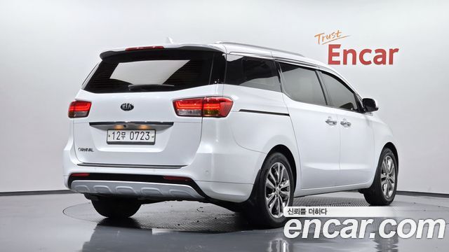 Kia Carnival из Кореи Encar
