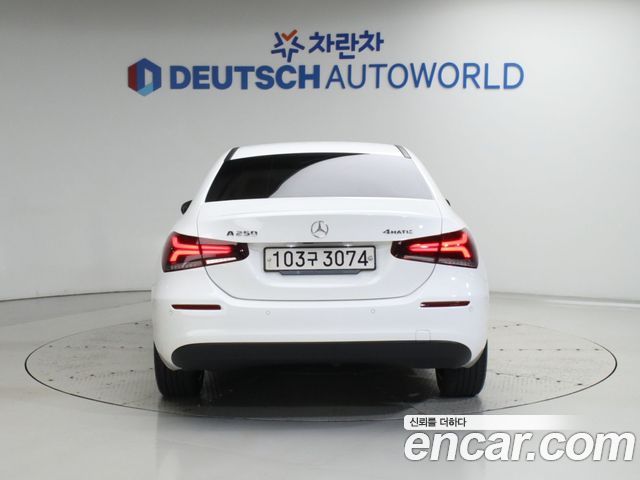 Mercedes-Benz A-Class A250 4MATIC Sedan — пробег 29 381 км — фото 4 из 5
