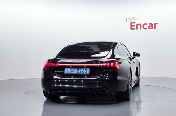 Audi e-tron GT GT quattro Premium — пробег 131 099 км — фото 4 из 5