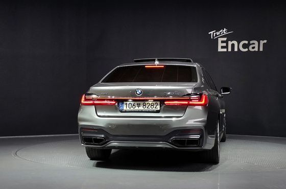 BMW 7-Series 730Ld xDrive — пробег 195 100 км — фото 4 из 5