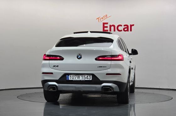 BMW X4 xDrive20i xLine — пробег 34 305 км — фото 4 из 5