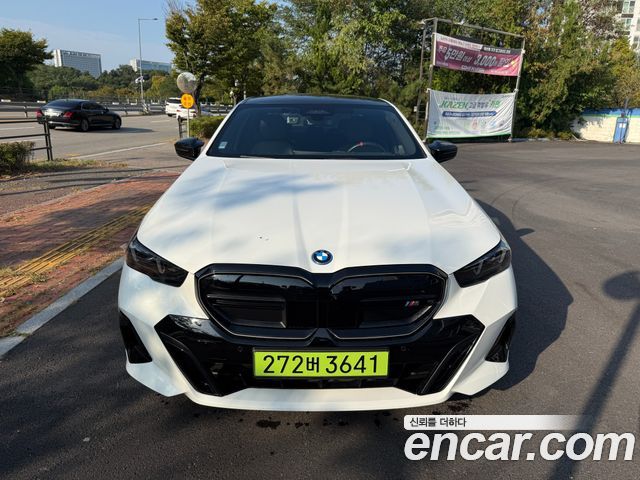 BMW i5 M60 xDrive — пробег 13 100 км — фото 3 из 5