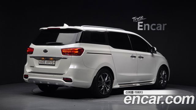 Kia Carnival из Кореи Encar