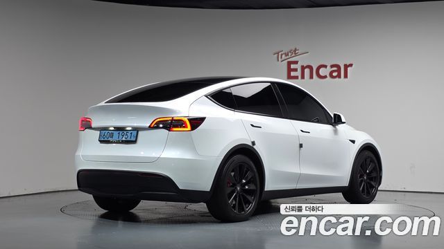 Tesla Model Y Long Range AWD — пробег 97 086 км — фото 2 из 5