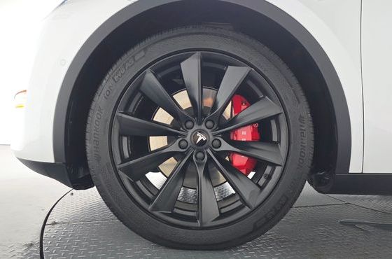 Tesla Model Y Long Range AWD — пробег 97 086 км — фото 5 из 5