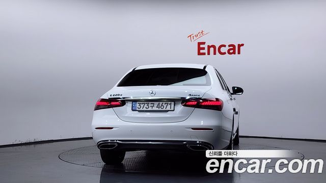 Mercedes-Benz E-Class E220d 4MATIC Exclusive — пробег 92 269 км — фото 4 из 5
