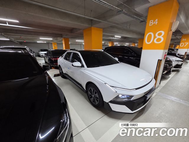 Hyundai AVANTE 2.0 Premium — пробег 2 305 км — фото 2 из 5