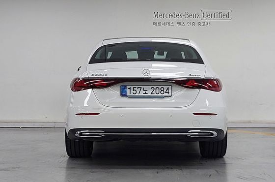 Mercedes-Benz E-Class E220d 4MATIC Exclusive — пробег 7 656 км — фото 4 из 5