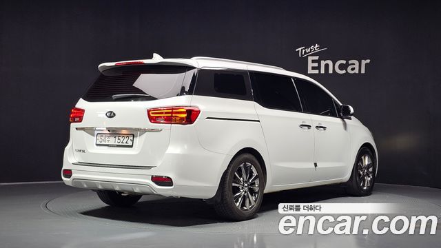Kia Carnival из Кореи Encar