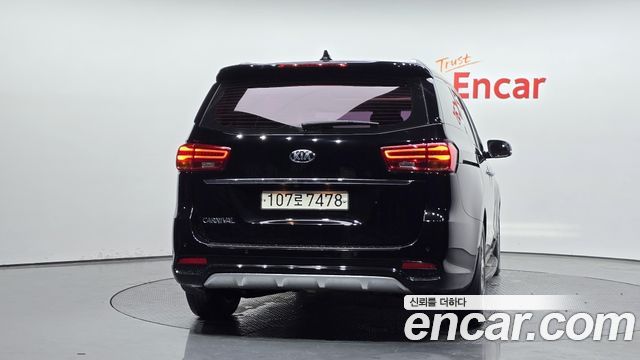 Kia Carnival из Кореи Encar