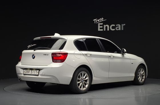 BMW 1-Series 118d Urban Pack1 5Dr — пробег 107 980 км — фото 2 из 5