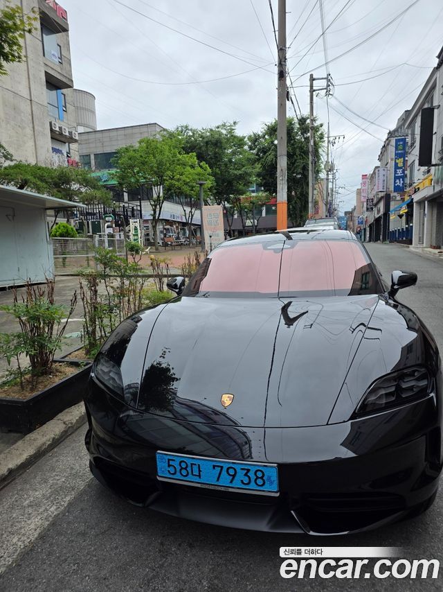 Porsche Taycan Base 4 — пробег 5 000 км — фото 1 из 5