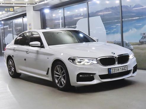 BMW 5-Series 520d M Sport Package Plus — пробег 90 925 км — фото 1 из 5