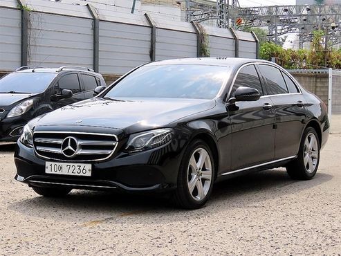 Mercedes-Benz E-Class E220d 4MATIC Avantgarde — пробег 143 483 км — фото 2 из 5