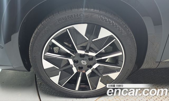 Renault (Samsung) Filante 1.5 E-Tech Iconic 2WD — пробег 2 874 км — фото 5 из 5