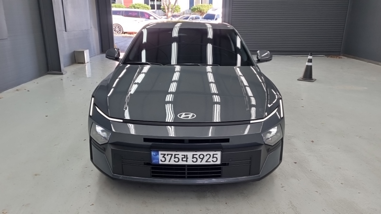 Hyundai AVANTE 2.0 Premium — пробег 400 км — фото 3 из 5