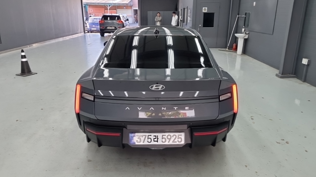 Hyundai AVANTE 2.0 Premium — пробег 400 км — фото 4 из 5