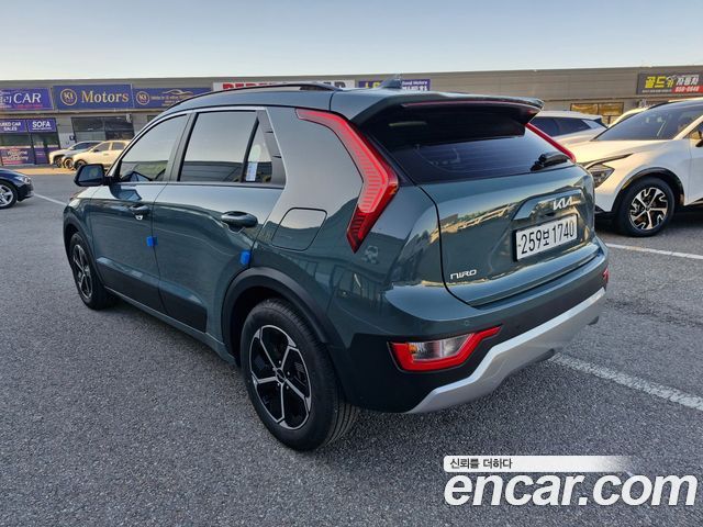 Kia Niro Prestige — пробег 13 618 км — фото 5 из 5
