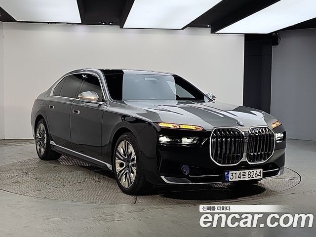 BMW 7-Series 740d xDrive Design Pure Excellence — пробег 104 021 км — фото 2 из 5