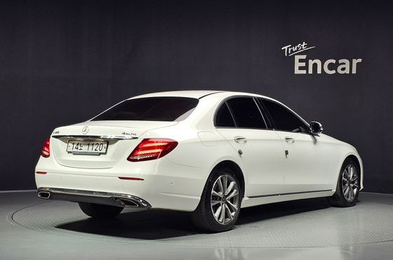 Mercedes-Benz E-Class E300 4MATIC Avnatgarde — пробег 100 076 км — фото 2 из 5