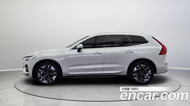 Volvo XC60 T8 Ultra Bright — пробег 3 645 км — фото 4 из 5