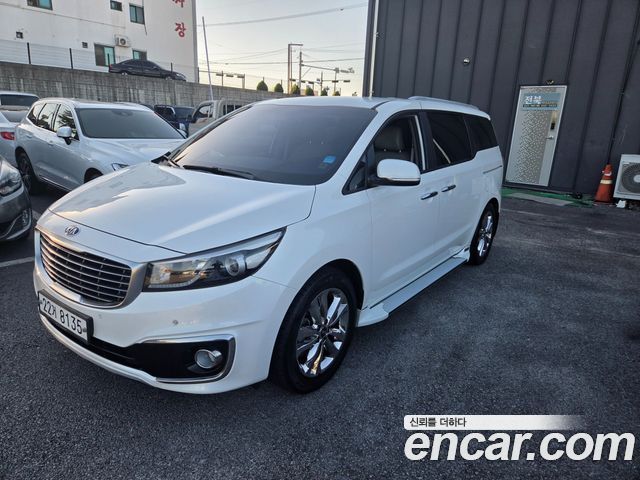 Kia Carnival 9-seater Prestige — пробег 195 000 км — фото 4 из 5