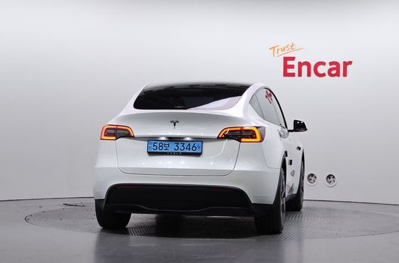 Tesla Model Y RWD — пробег 48 128 км — фото 4 из 5