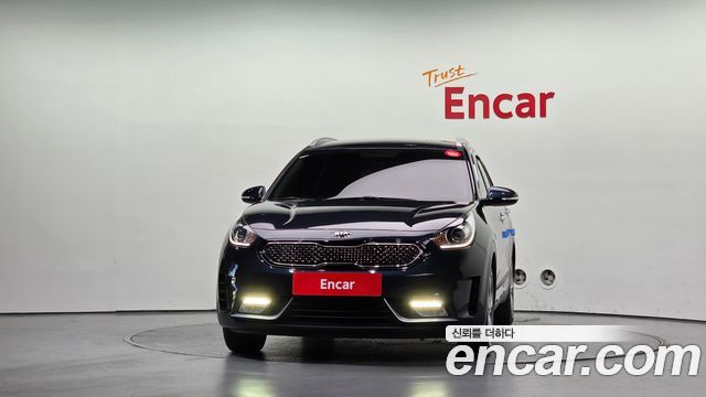 Kia Niro Prestige — пробег 73 404 км — фото 3 из 5