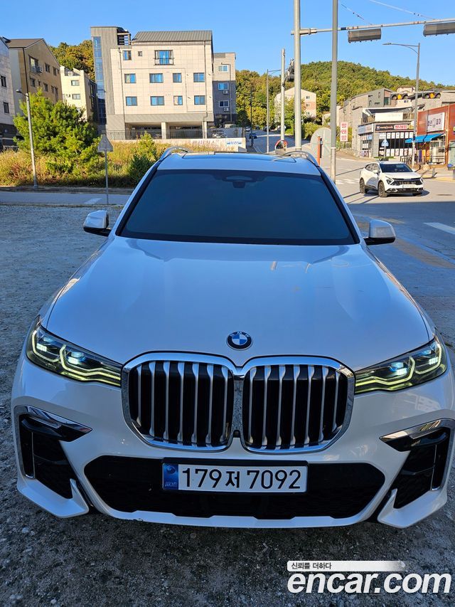 BMW X7 xDrive 40i M Sport 6STR — пробег 10 090 км — фото 3 из 5