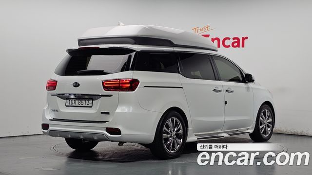 Kia Carnival 9-Seater Hi-Limousine Noblesse Special — пробег 82 666 км — фото 2 из 5