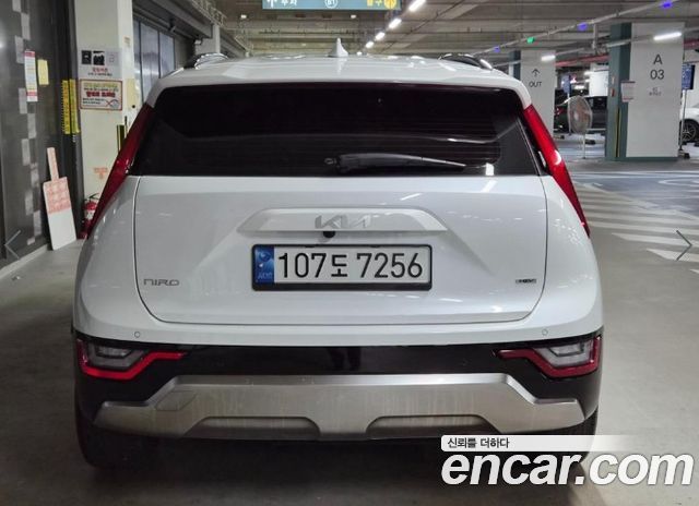 Kia Niro Signature — пробег 72 366 км — фото 5 из 5