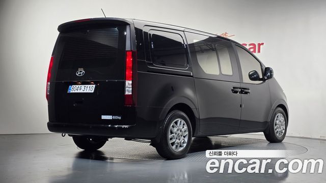 Hyundai Staria Cargo 5-Seater Modern — пробег 14 855 км — фото 2 из 5