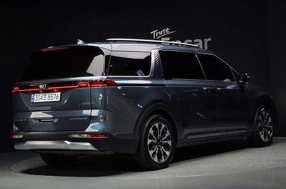 Kia Carnival Diesel 7-Seater Signature — пробег 79 966 км — фото 2 из 5